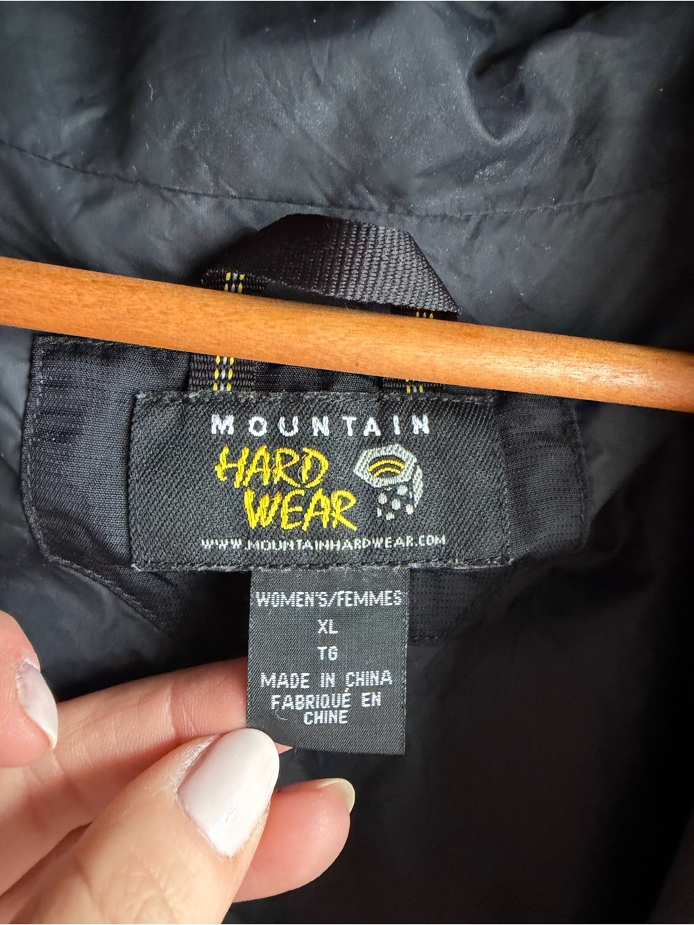 Mountain Hardwear Black Hooded Rain Jacket - Picture 2 of 13